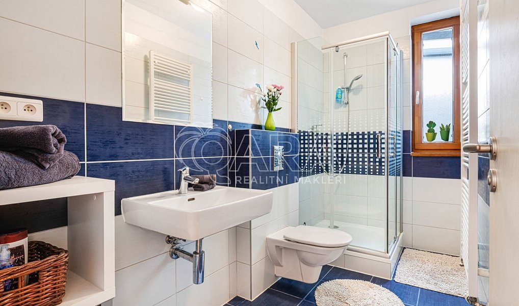Prodej domu 174 m² s pozemkem 275 m², Zeleneč – náhled fotky 17