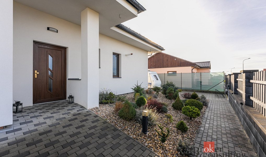 Prodej domu 240 m² s pozemkem 812 m², Žiželice – náhled fotky 10