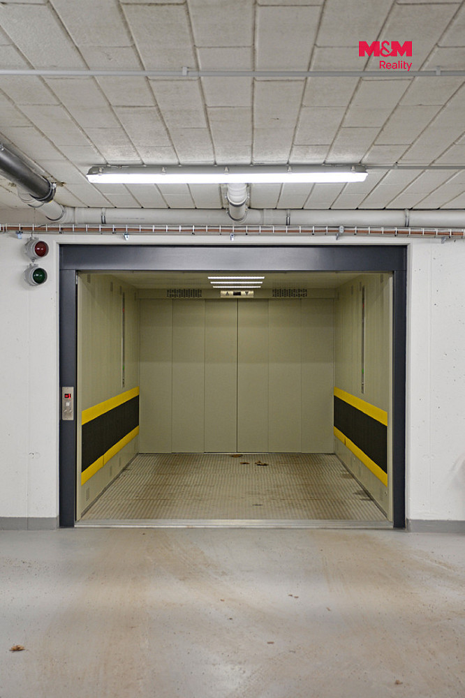 Pronájem garážového stání, 13 m2, hradec králové — photo 5