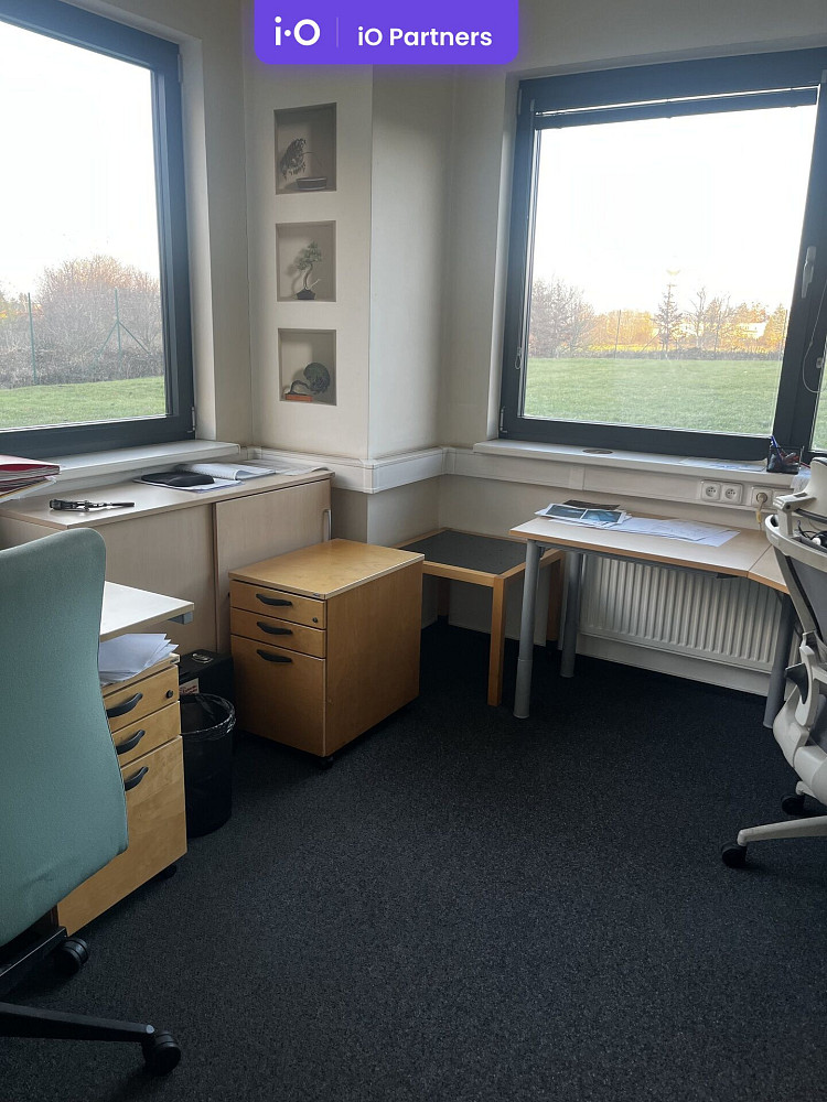Pronájem skladovacích prostor 855 m² – fotografie 3