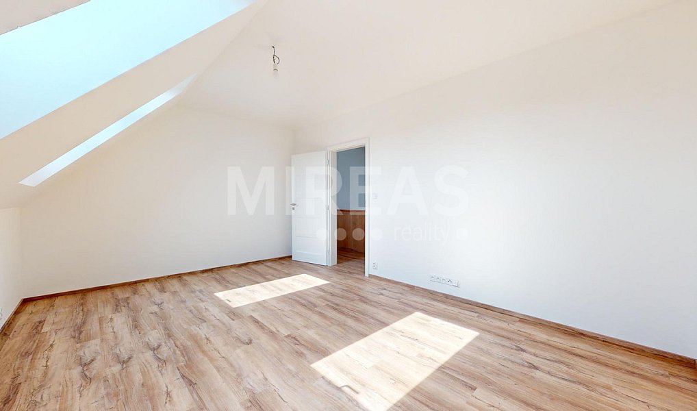 Prodej domu 133 m² s pozemkem 440 m², Dvory – náhled fotky 26