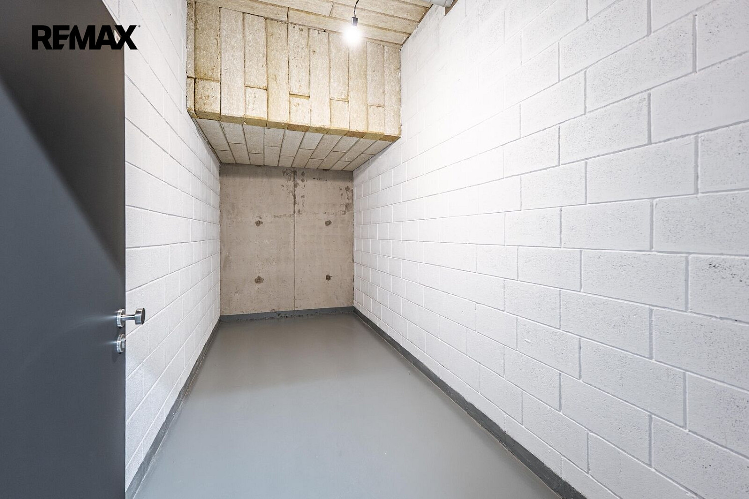 Pronájem obchodních prostor 11 m²