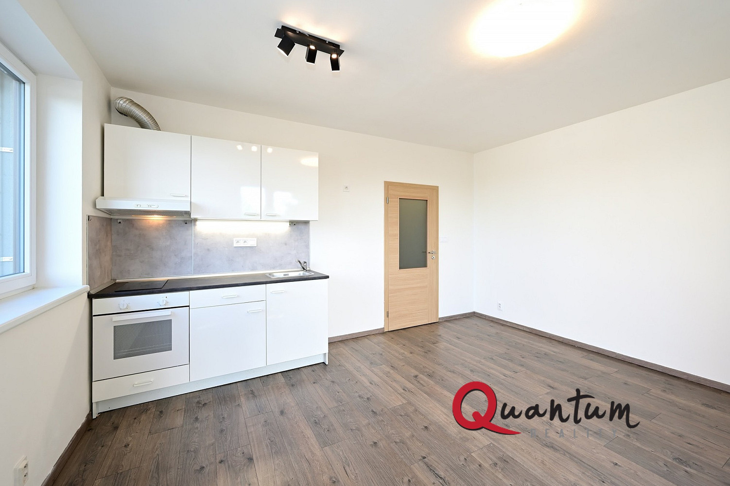 Pronájem bytu 1+kk 25 m² — photo 3