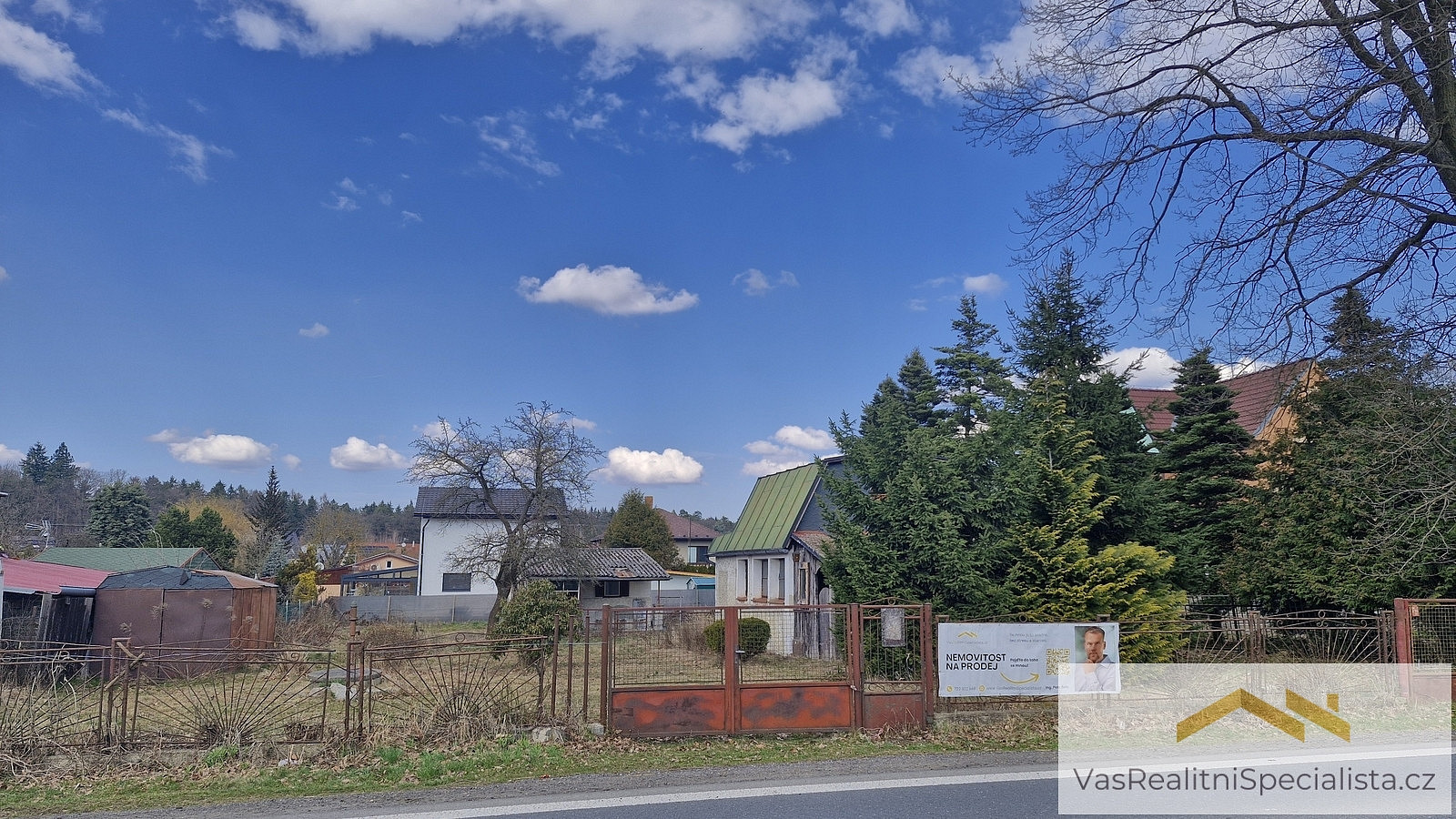 Prodej stavebního pozemku 1 000 m² – další