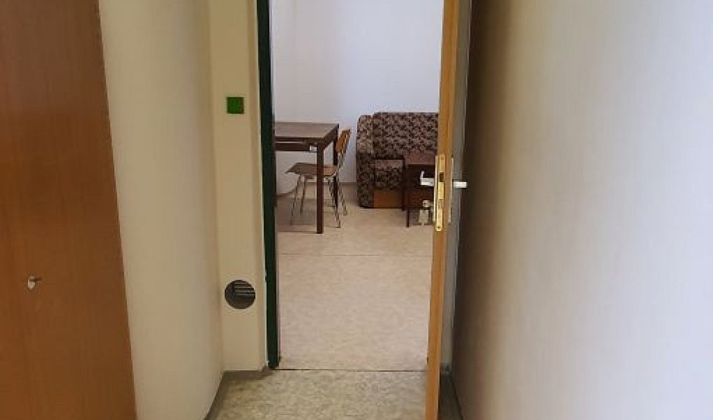 Pronájem kanceláře 54 m², Planá – náhled fotky 5