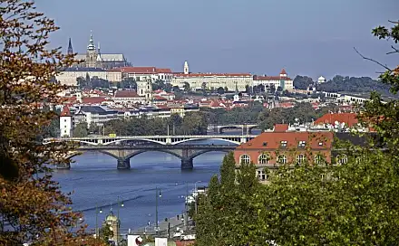 Pronájem bytu 3+1 105 m², Na hrobci, Praha 2 - Nové Město