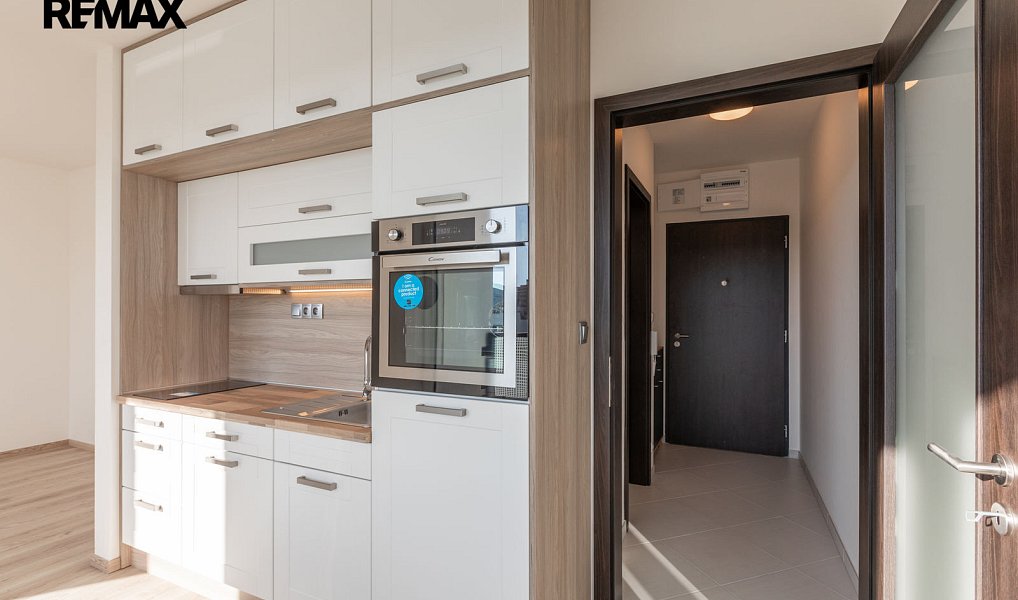 Pronájem bytu 1+kk 27 m², Praha – náhled fotky 9