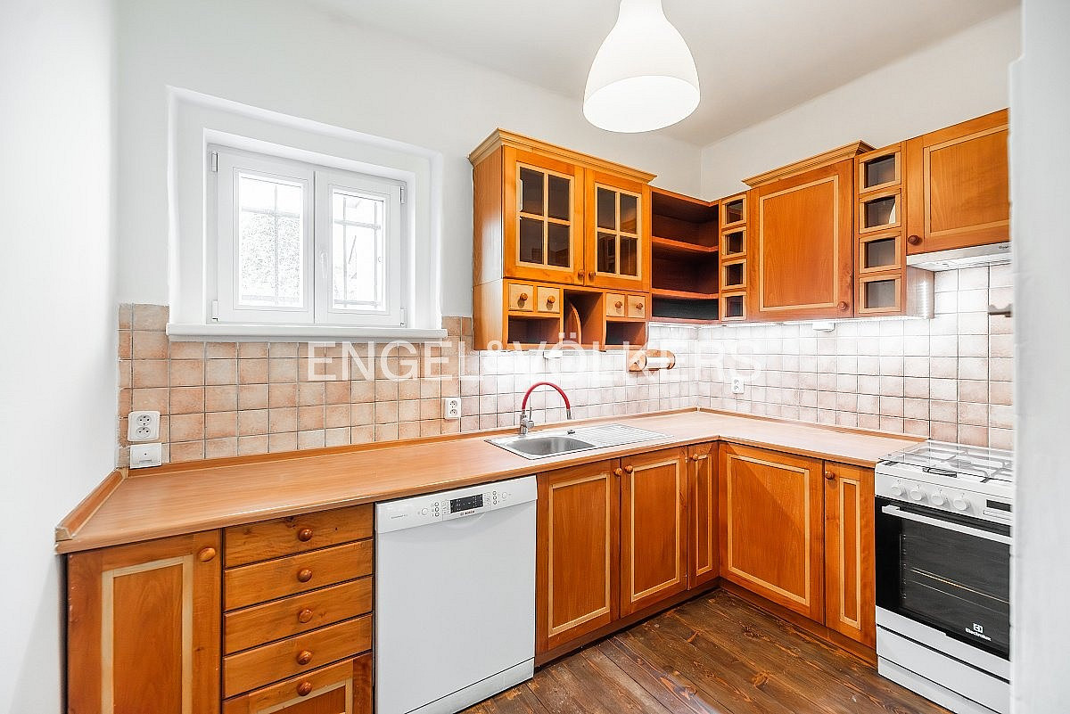 Pronájem domu 214 m² s pozemkem 292 m² — photo 3