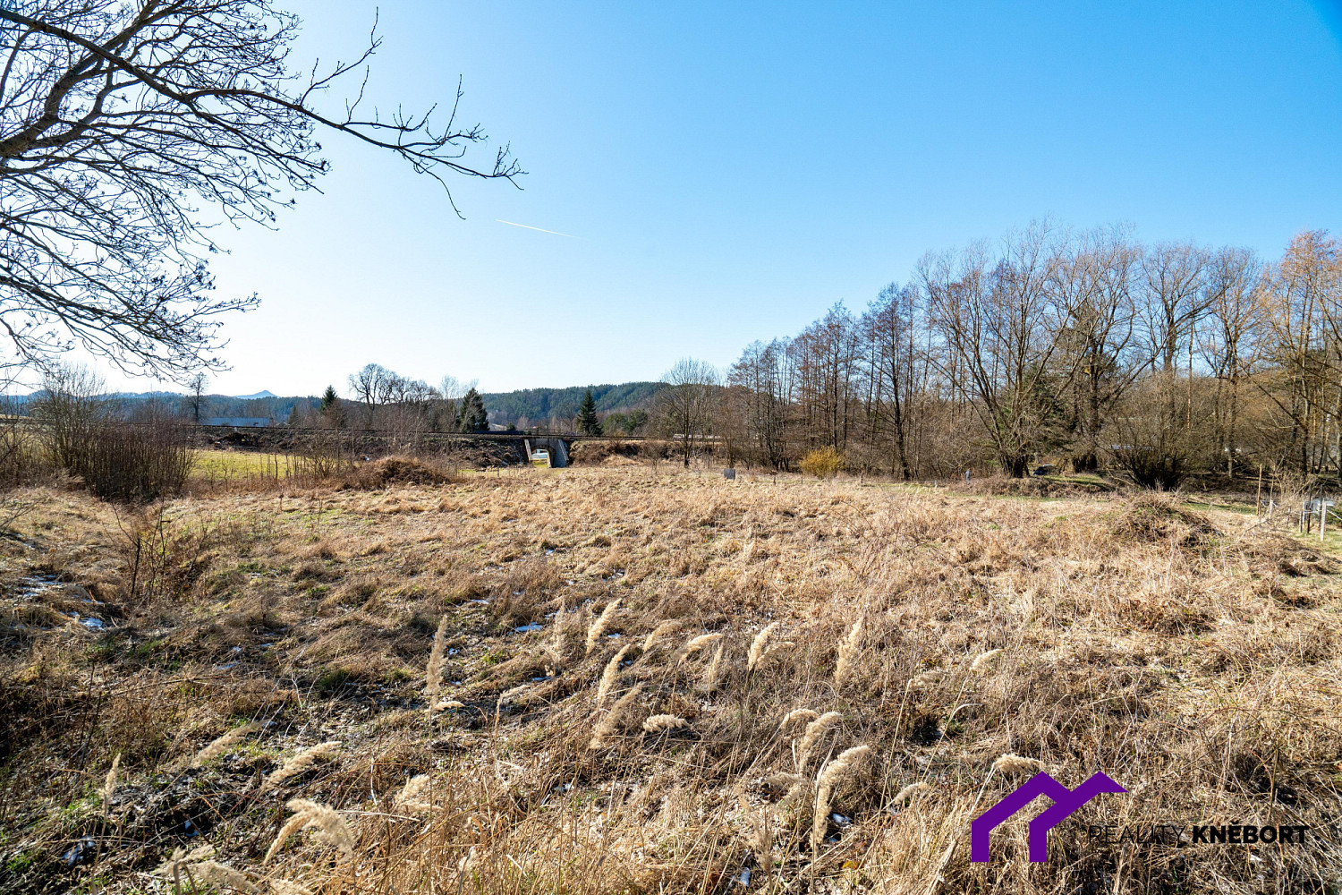 Prodej stavebního pozemku 2 278 m² – další