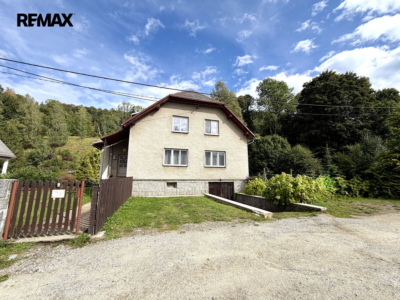 Prodej domu 240 m² s pozemkem 1 494 m²