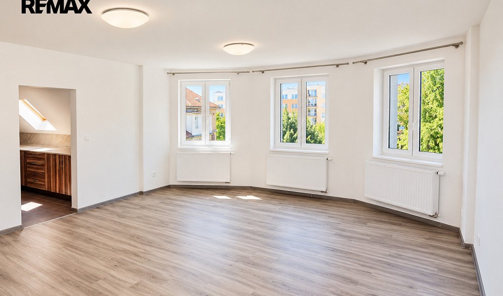 Pronájem bytu 3+kk 74 m², Kolín – náhled fotky 2