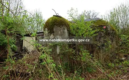 Pozemek st. p. č. 1532 (26 m2) k. ú. Stráž pod Ralskem včetně stavby bez čp/če ( řopík ), Dubnice, okres Česká Lípa