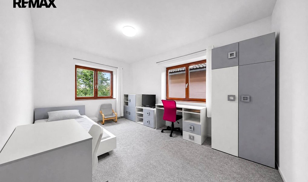 Prodej domu 252 m² s pozemkem 1 767 m², Holasovice – náhled fotky 7