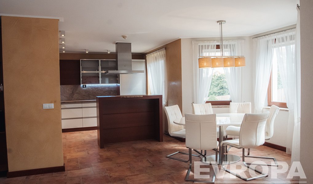 Prodej domu 226 m² s pozemkem 660 m², Pardubice – náhled fotky 15