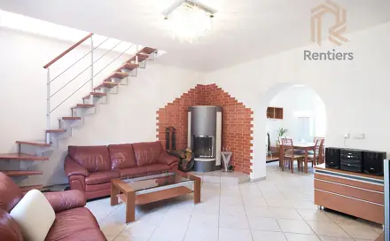 Pronájem domu 153 m² s pozemkem 255 m², Hejtmanská, Praha 9 - Kyje