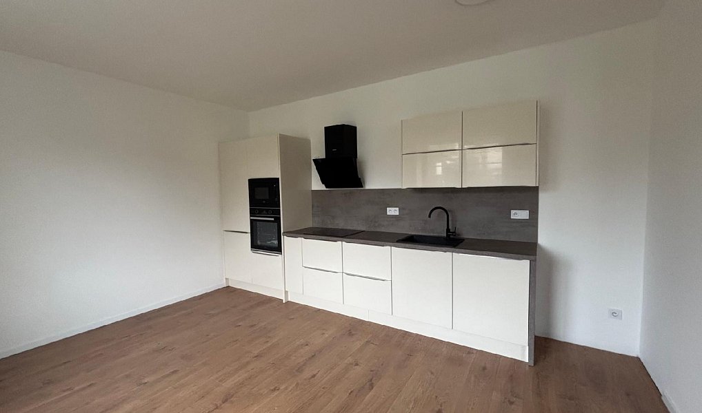 Pronájem bytu 3+1 100 m², Ostrava – náhled fotky 2