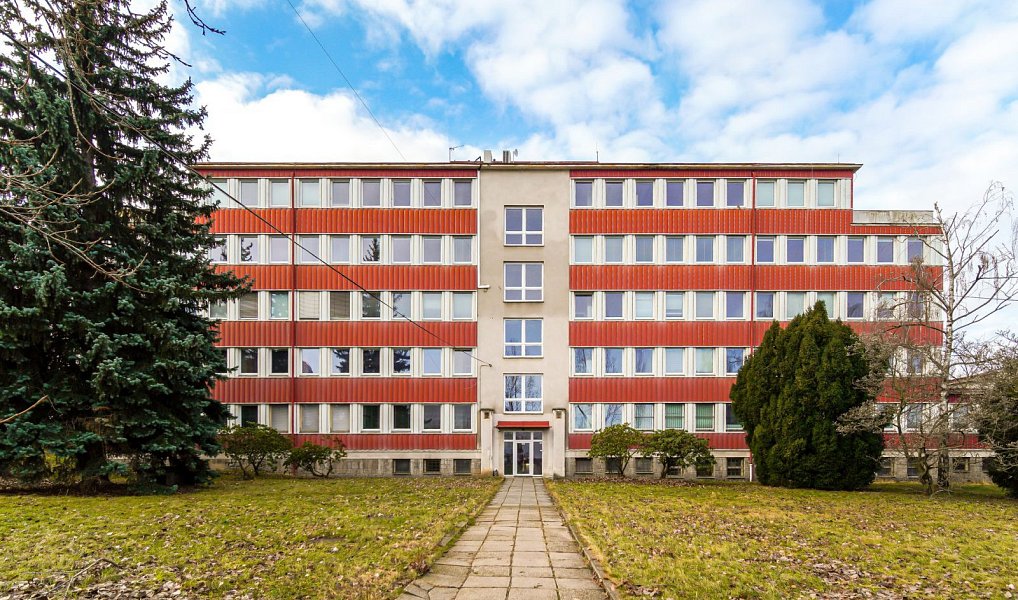 Pronájem kanceláře 540 m², Vestec – náhled fotky 9