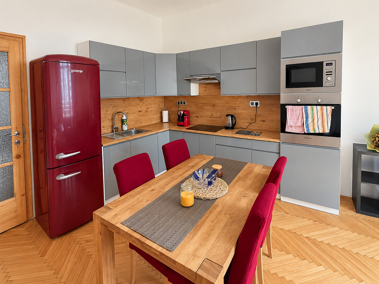 Pronájem bytu 2+kk 56 m² – fotografie 2