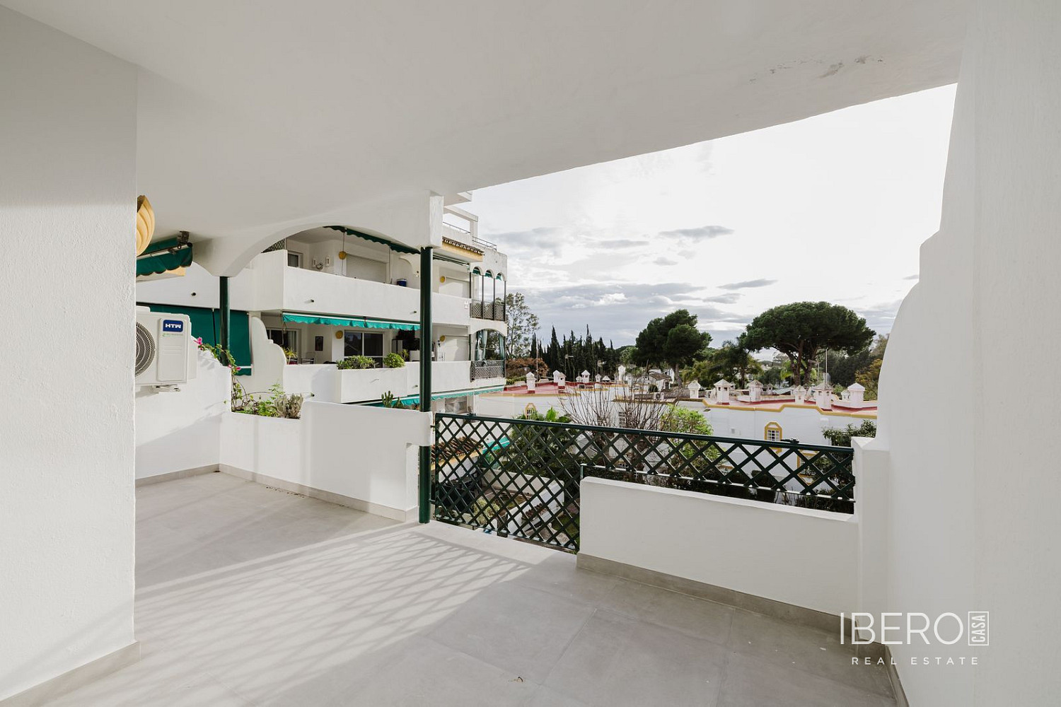 Piso 3+kk – Marbella, Urbanización Marbesa - Vista 2