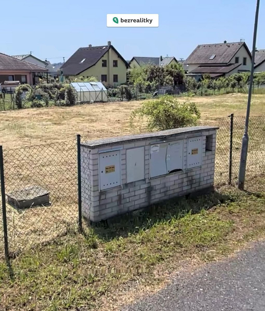 Prodej stavebního pozemku 689 m² — photo 2