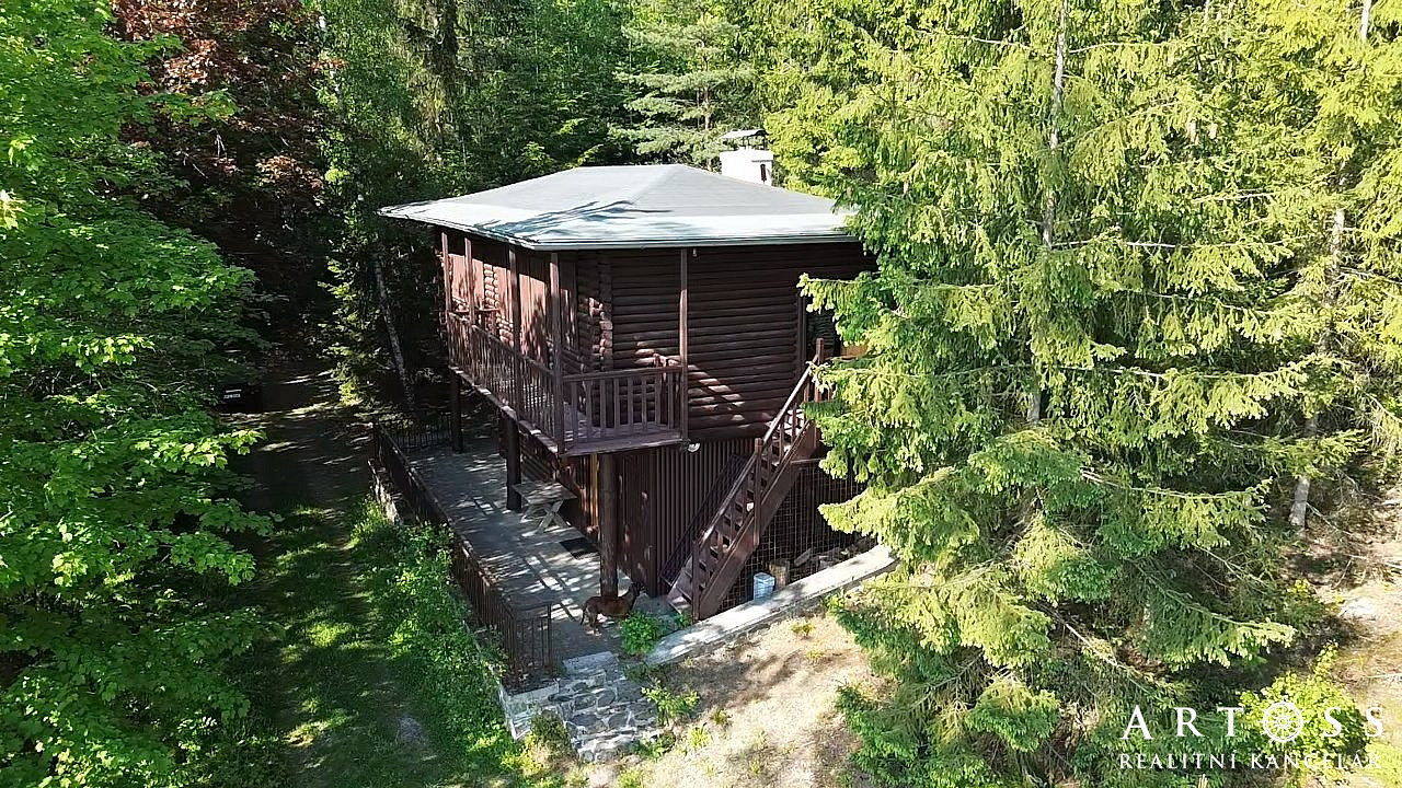Prodej chaty/chalupy 135 m² s pozemkem 1 m²
