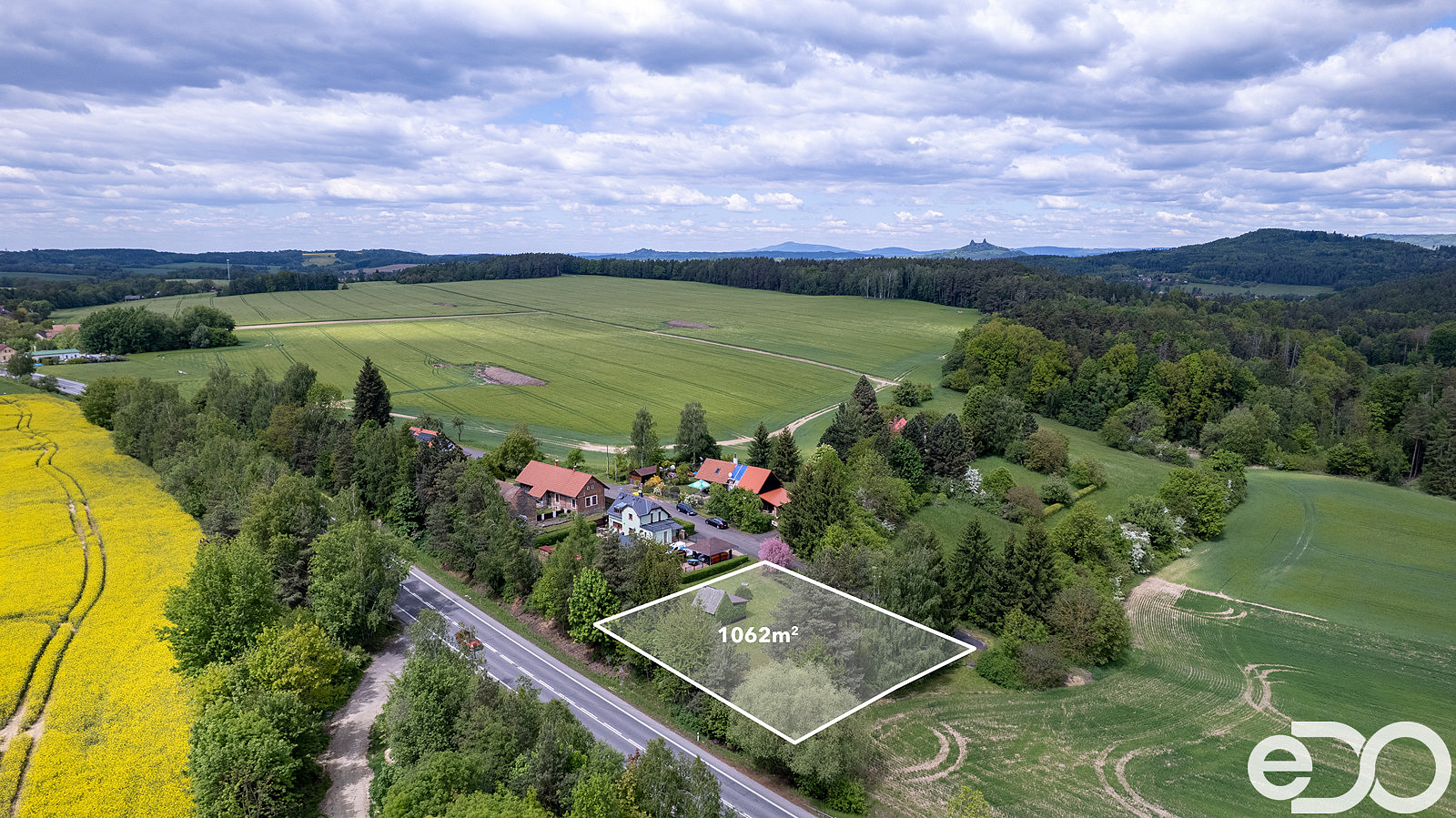Prodej stavebního pozemku 1 062 m² – fotografie 3