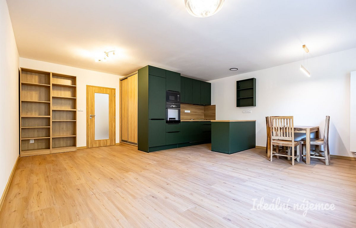 Pronájem bytu 3+kk 69 m²