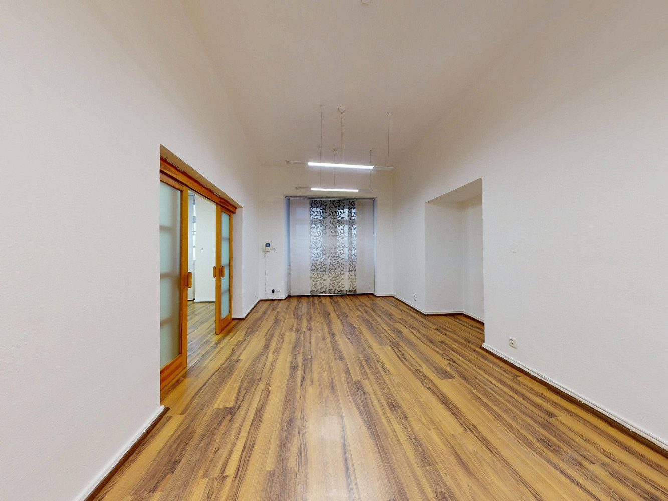 Pronájem obchodních prostor 60 m² – fotografie 5
