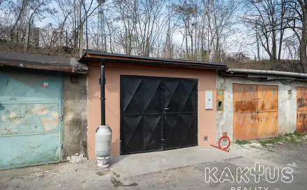 Zrekonstruovaná garáž s elektřinou v žádané lokalitě, Ostrava