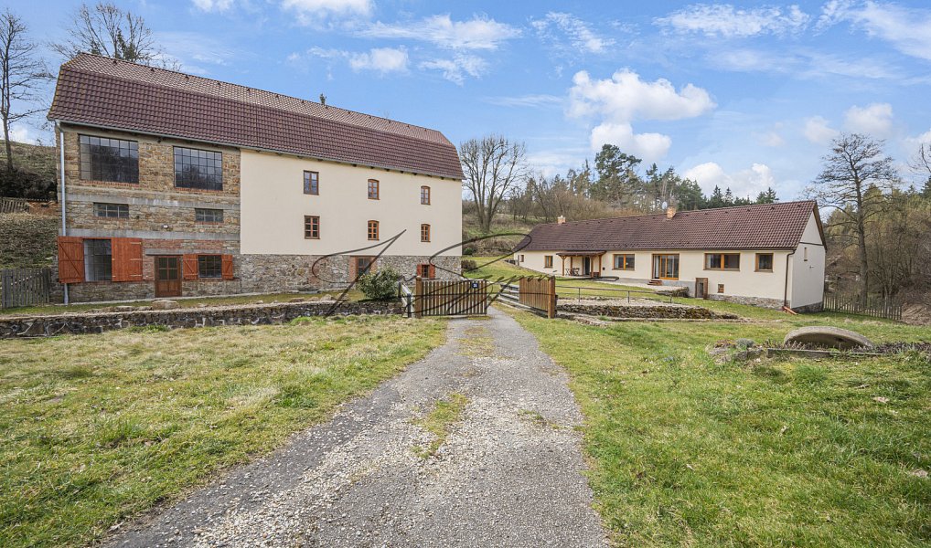 Prodej domu 594 m² s pozemkem 13 331 m², Olešná – náhled fotky 2