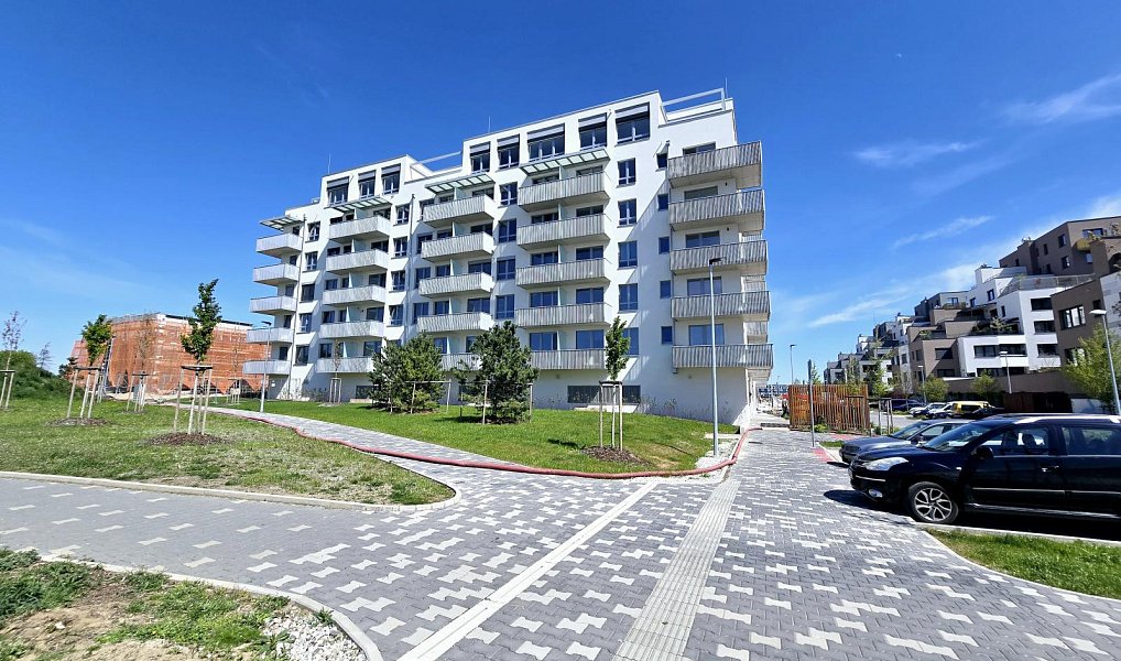 Prodej bytu 1+kk 25 m², Praha – fotka 1 z 10
