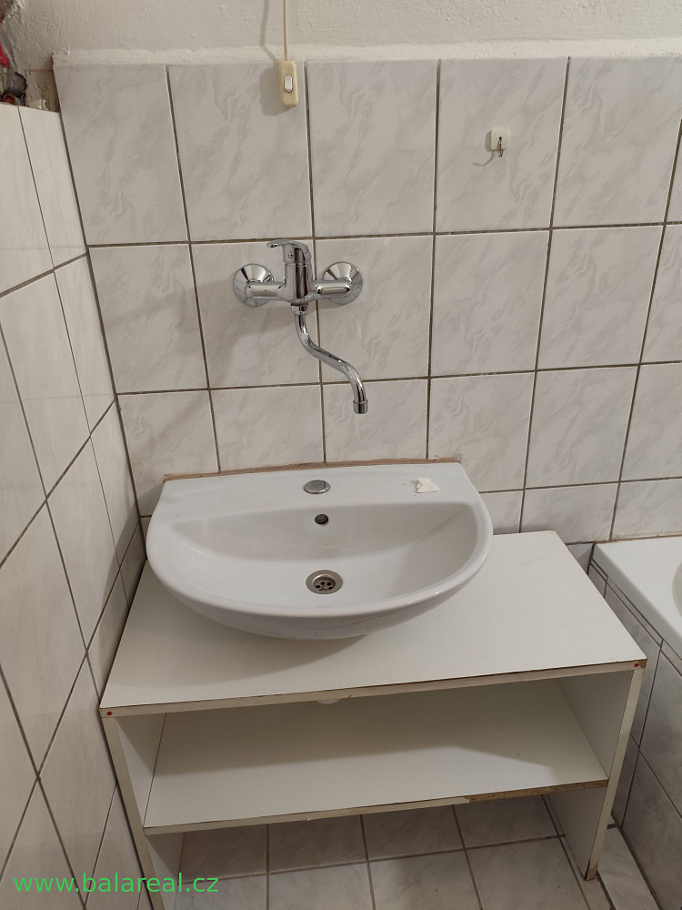 Pronájem bytu 1+1 30 m² – fotografie 3
