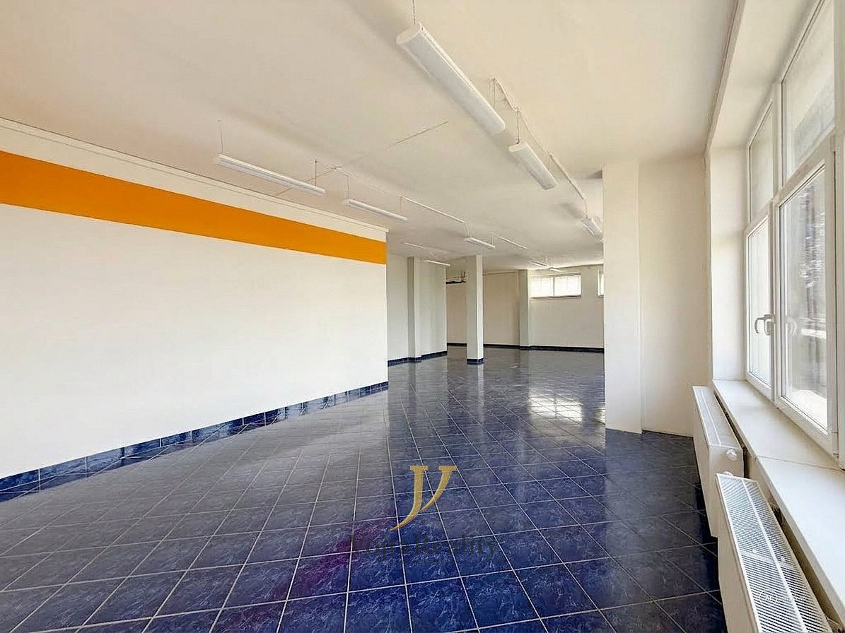 Pronájem obchodních prostor 144 m² – fotografie 3
