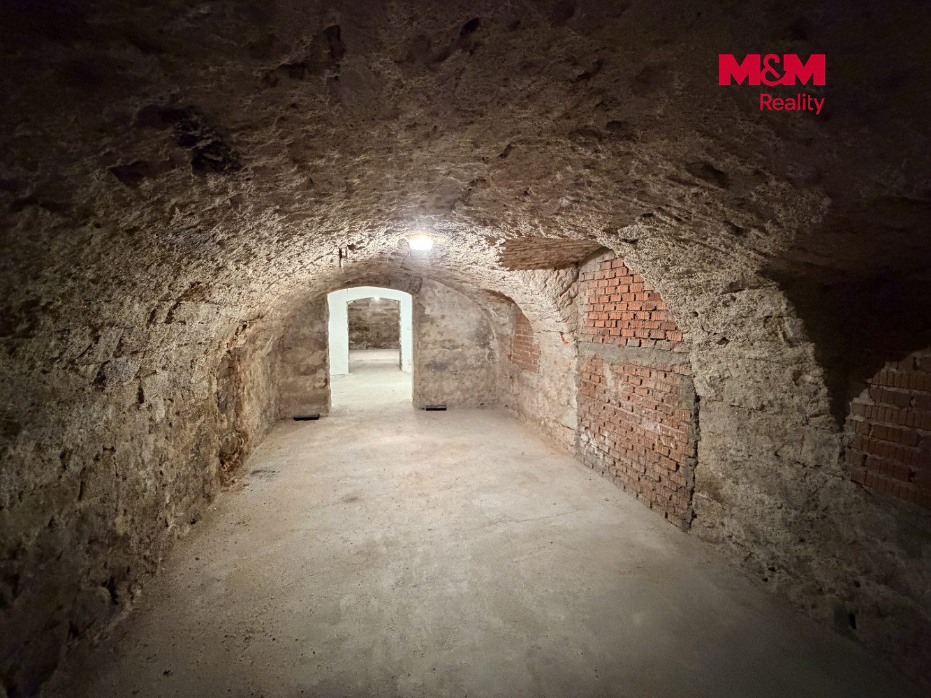 Pronájem obchodních prostor 81 m² – fotografie 3