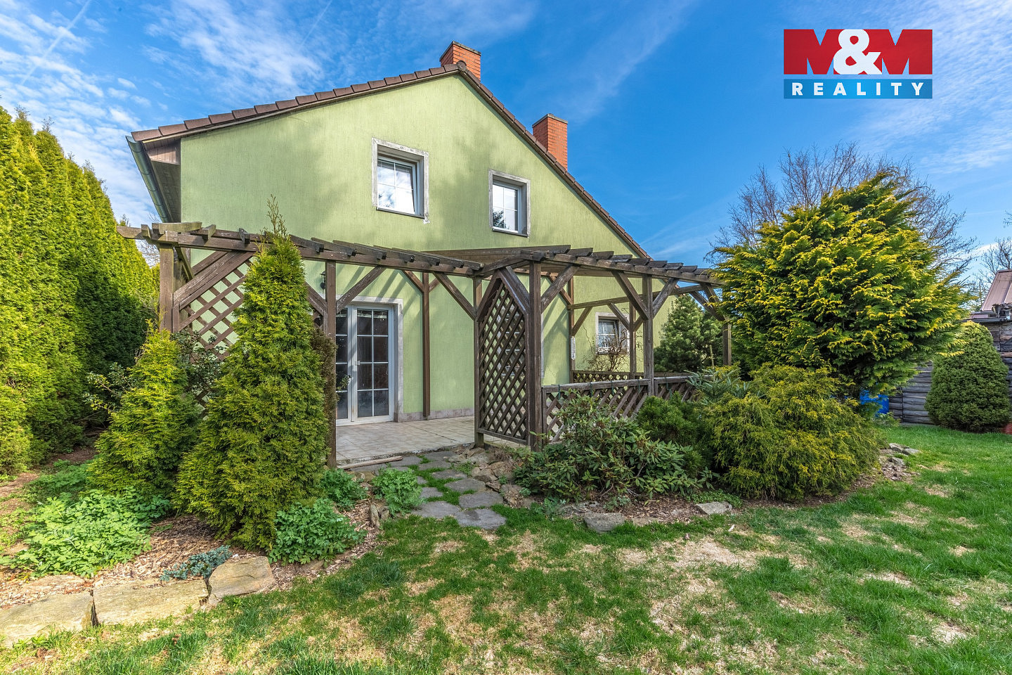 Prodej domu 157 m² s pozemkem 1 203 m²