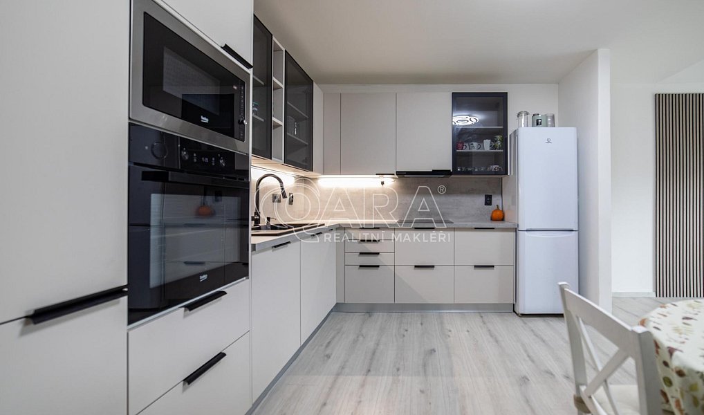 Prodej bytu 5+kk 117 m², Holubice – náhled fotky 5