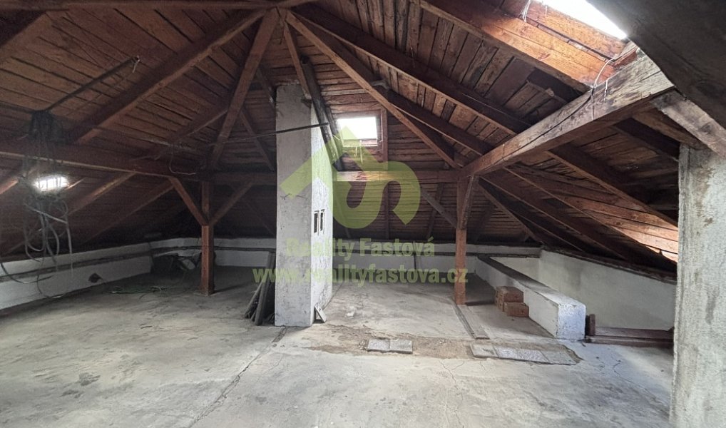 Prodej domu 228 m² s pozemkem 1 076 m², Rokycany – náhled fotky 43