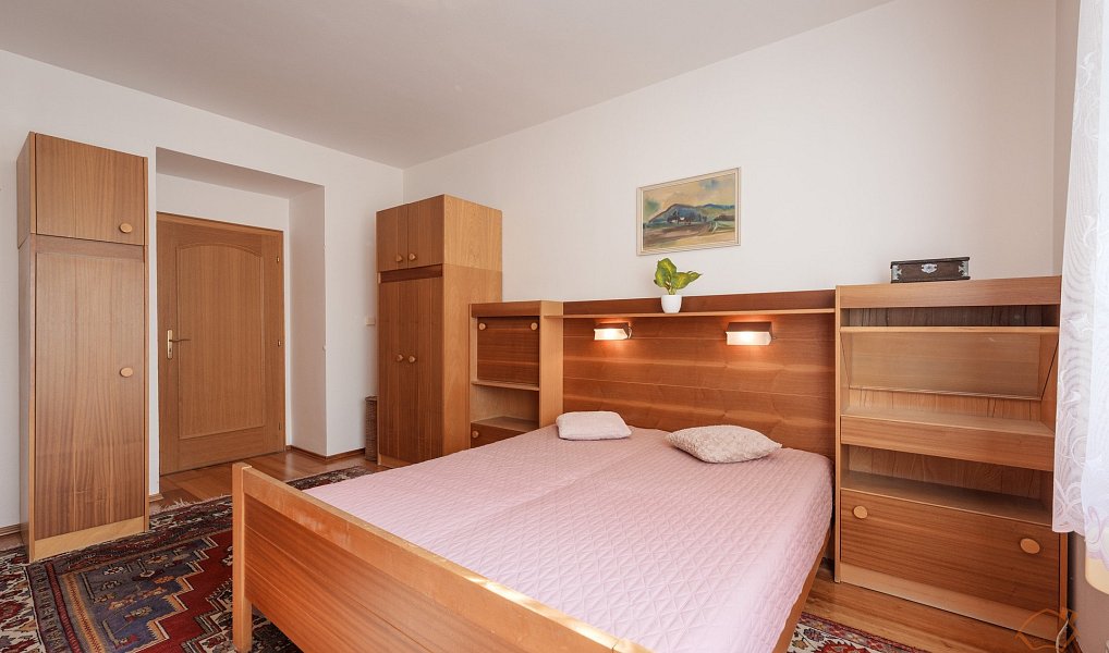 Prodej domu 470 m² s pozemkem 929 m², Luhačovice – náhled fotky 10