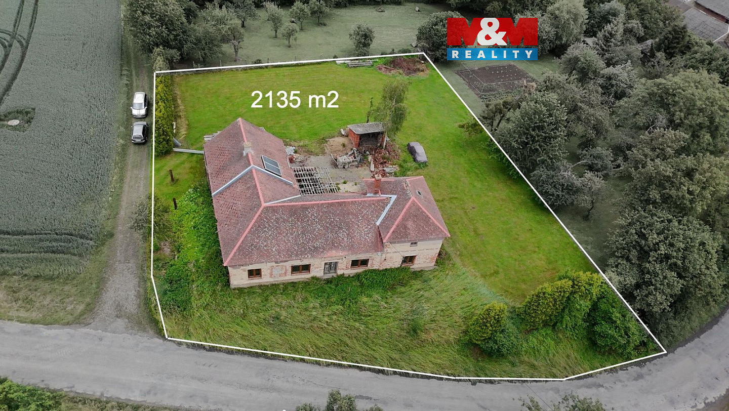 Prodej domu 250 m² s pozemkem 2 135 m²
