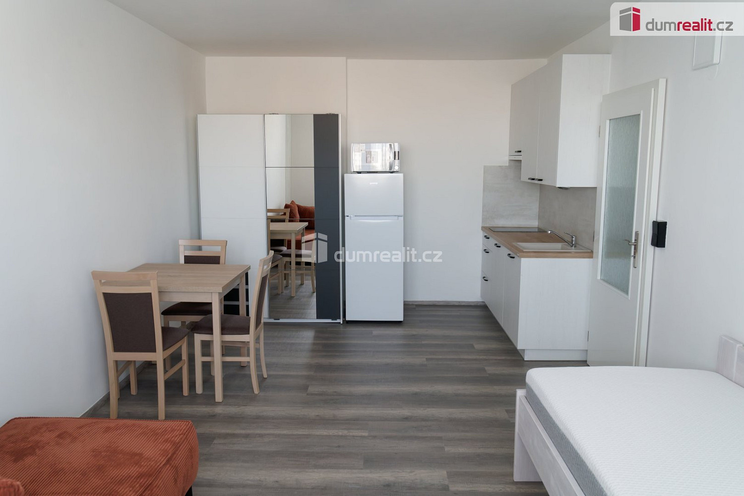 Pronájem bytu 1+kk 32 m² – fotografie 2