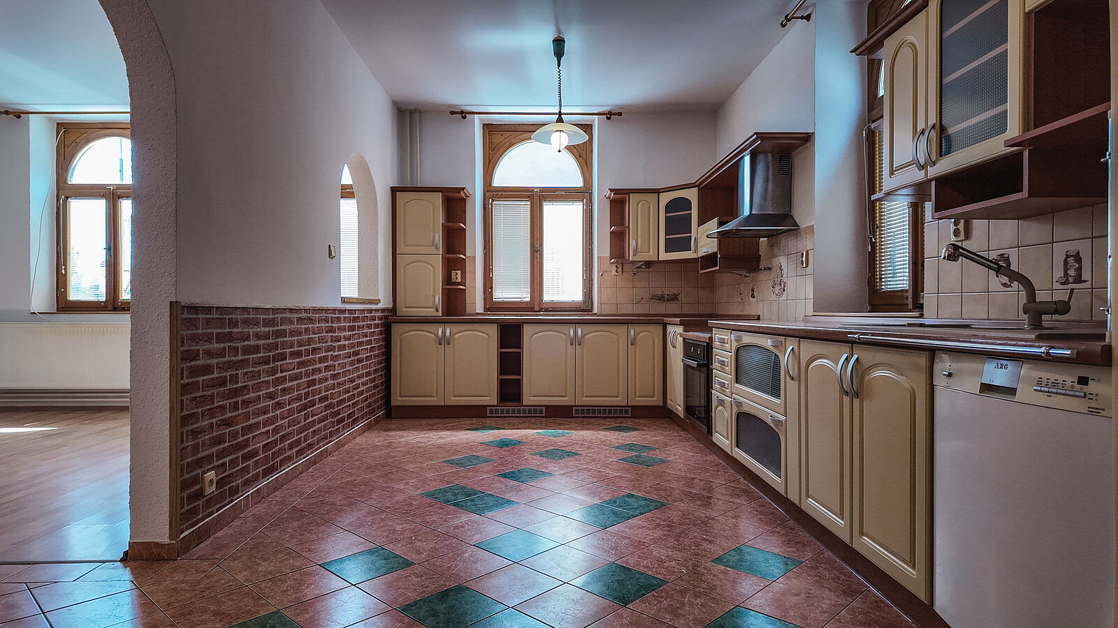Prodej domu 140 m² s pozemkem 737 m² – fotografie 2