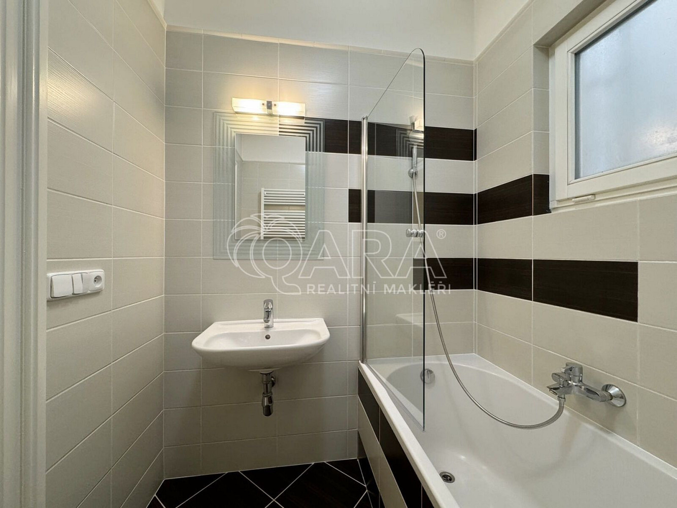 Pronájem bytu 3+kk 98 m² — photo 4