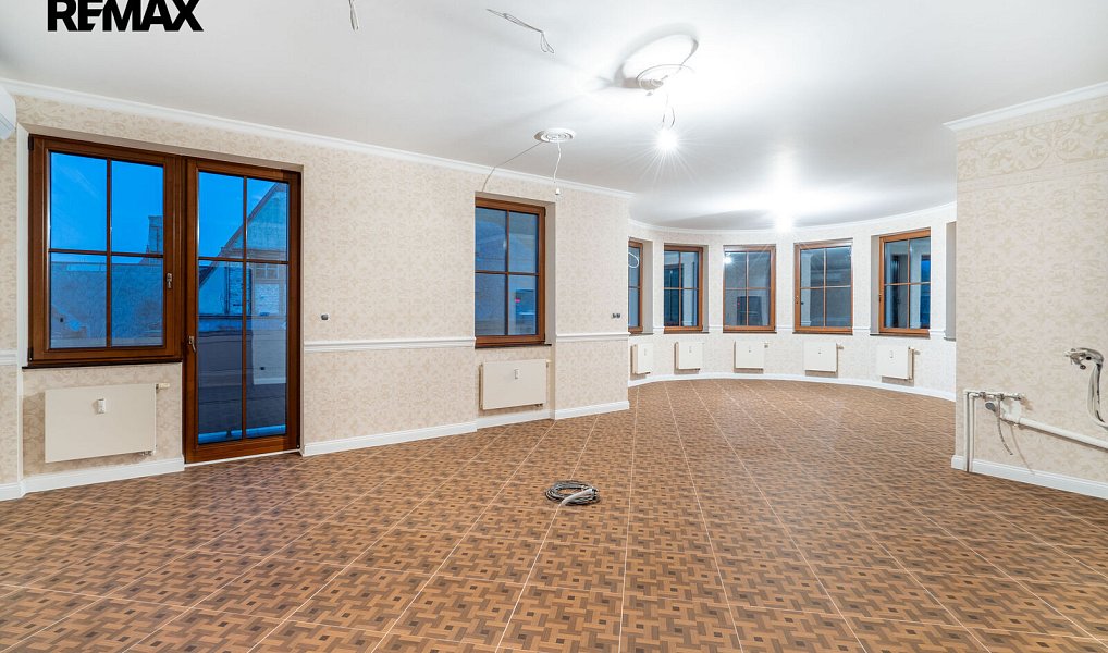 Prodej bytu 6+kk 537 m², Karlovy Vary – náhled fotky 9