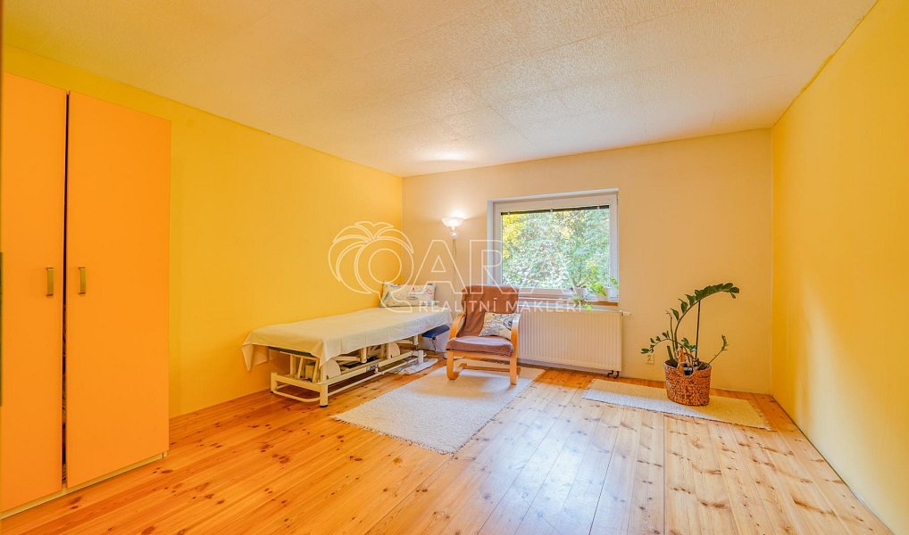 Prodej domu 245 m² s pozemkem 641 m², Jinín – náhled fotky 9