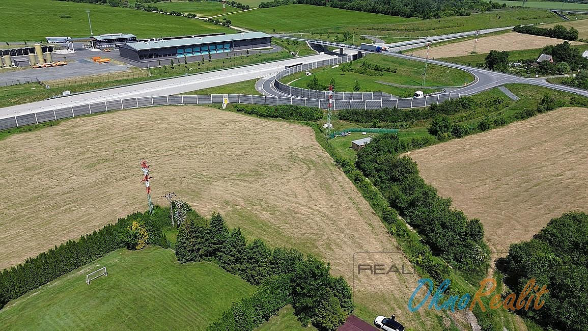 Prodej komerčního pozemku ke stavbě skladovací haly 7329 m² – další