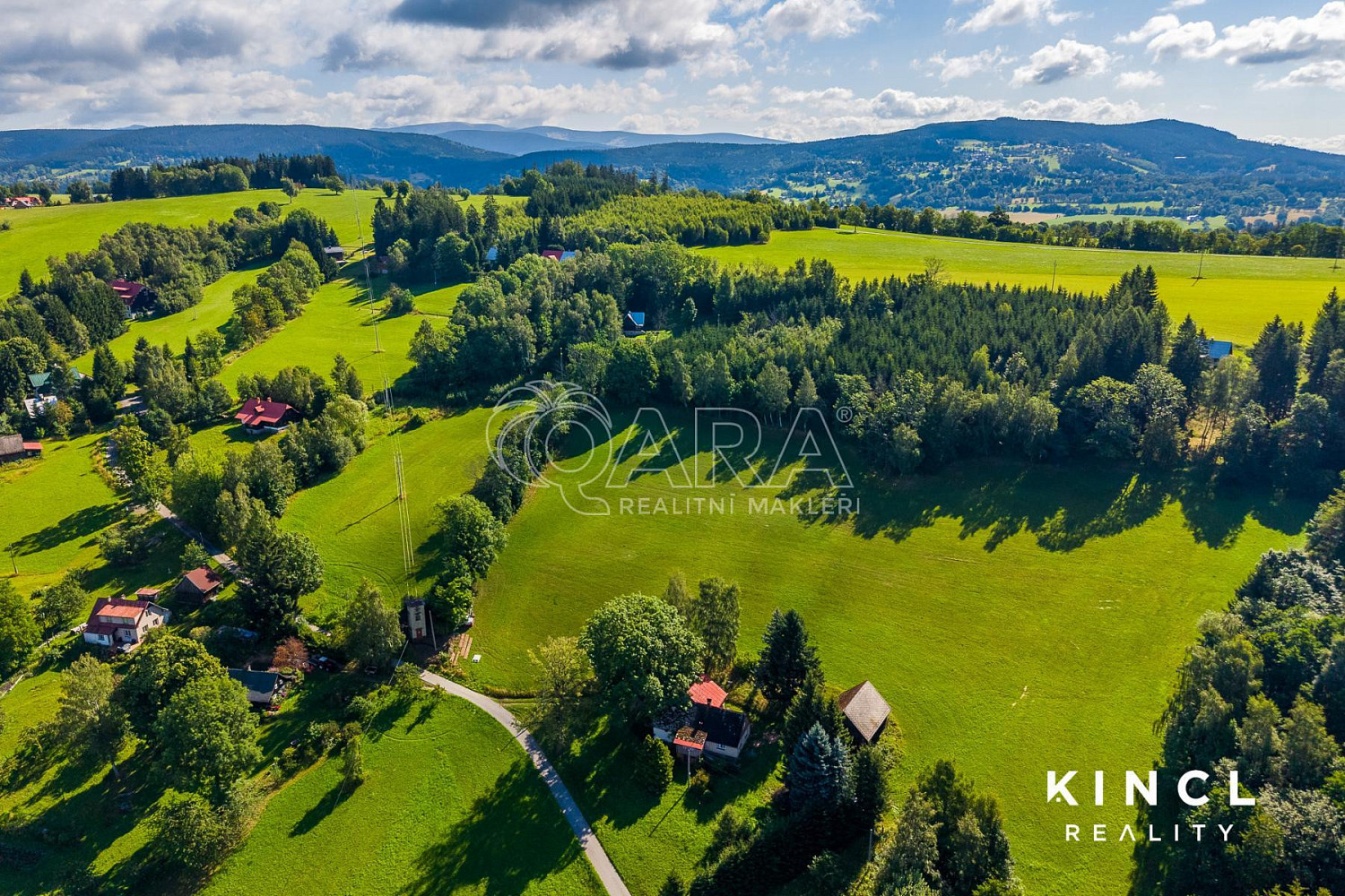Prodej stavebního pozemku 2 278 m²