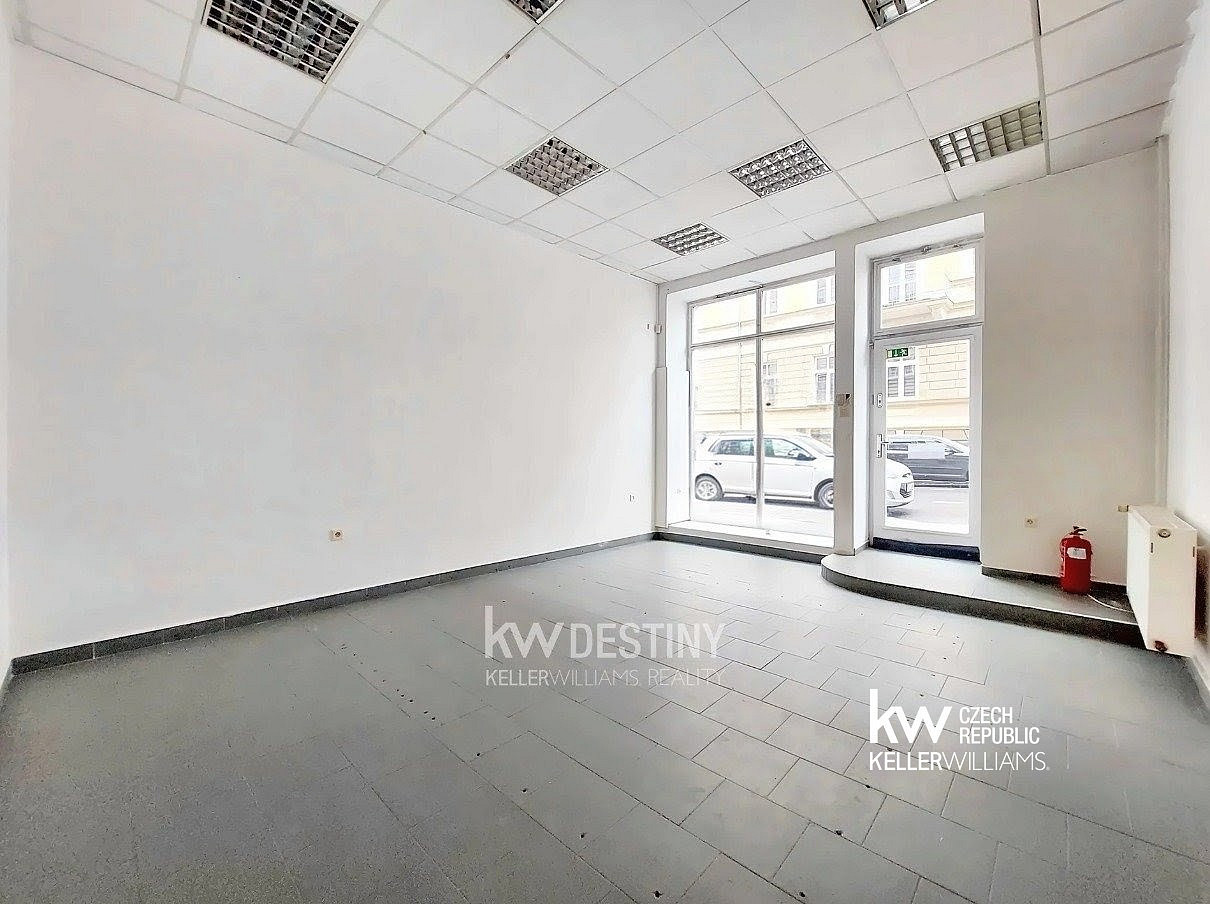 Pronájem obchodních prostor 38 m² – fotografie 2