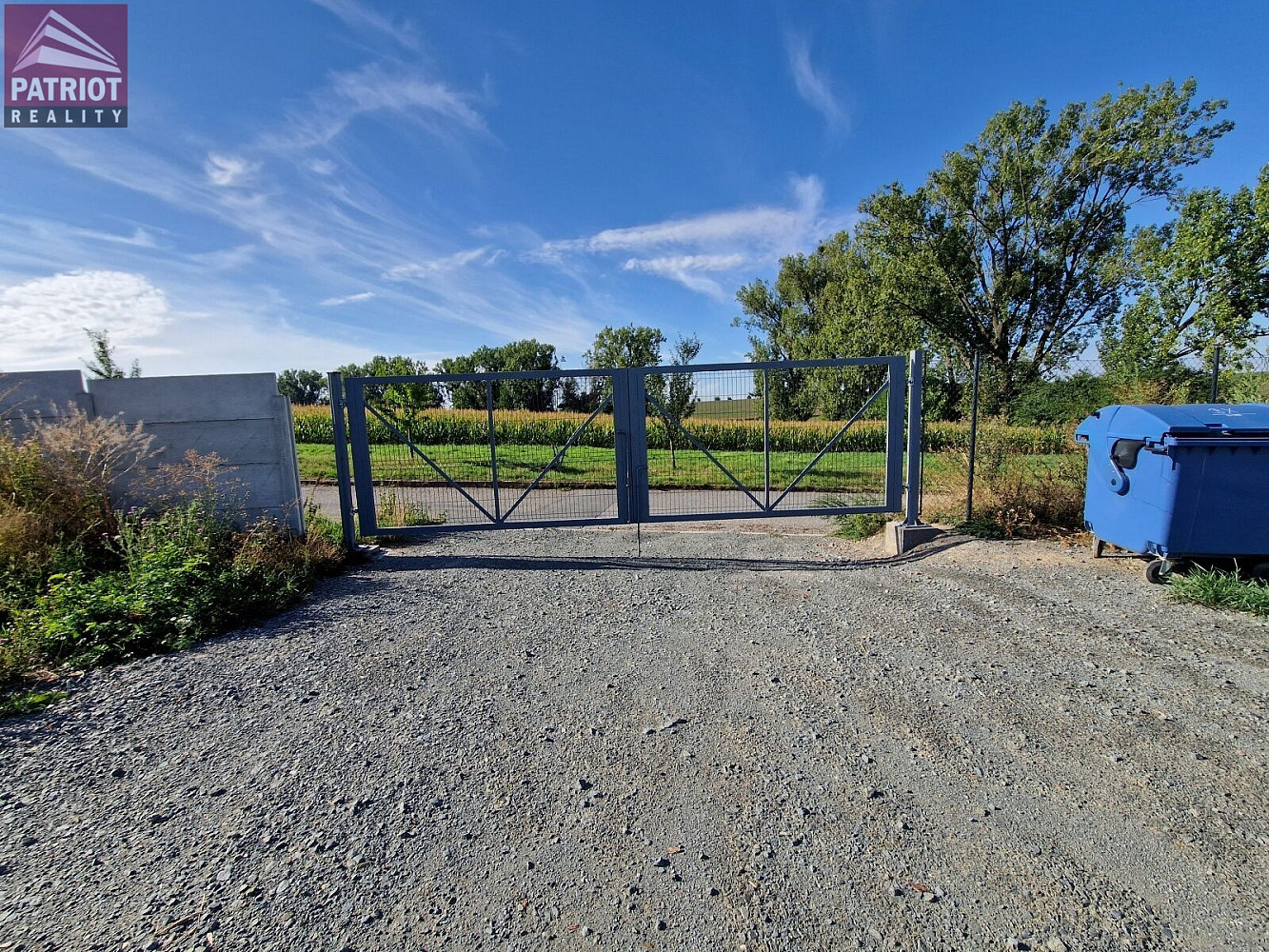 Pronájem pozemku 1 300 m² – fotografie 3