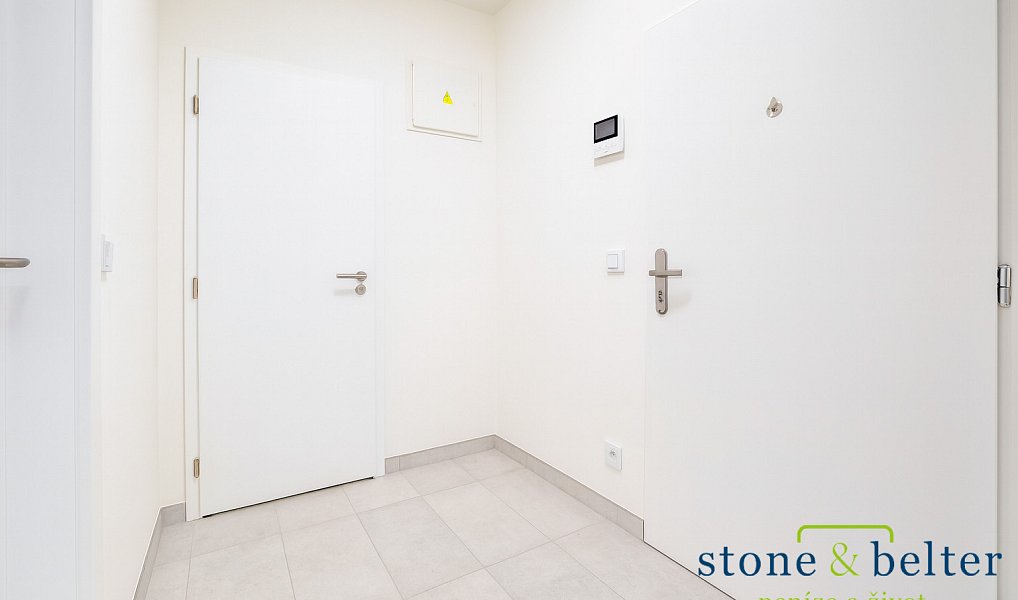 Pronájem bytu 1+kk 31 m², Praha – náhled fotky 4