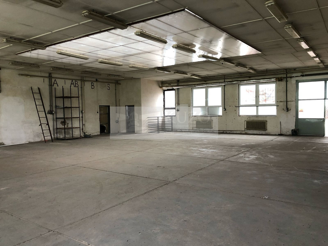 Pronájem výrobních prostor 912 m²
